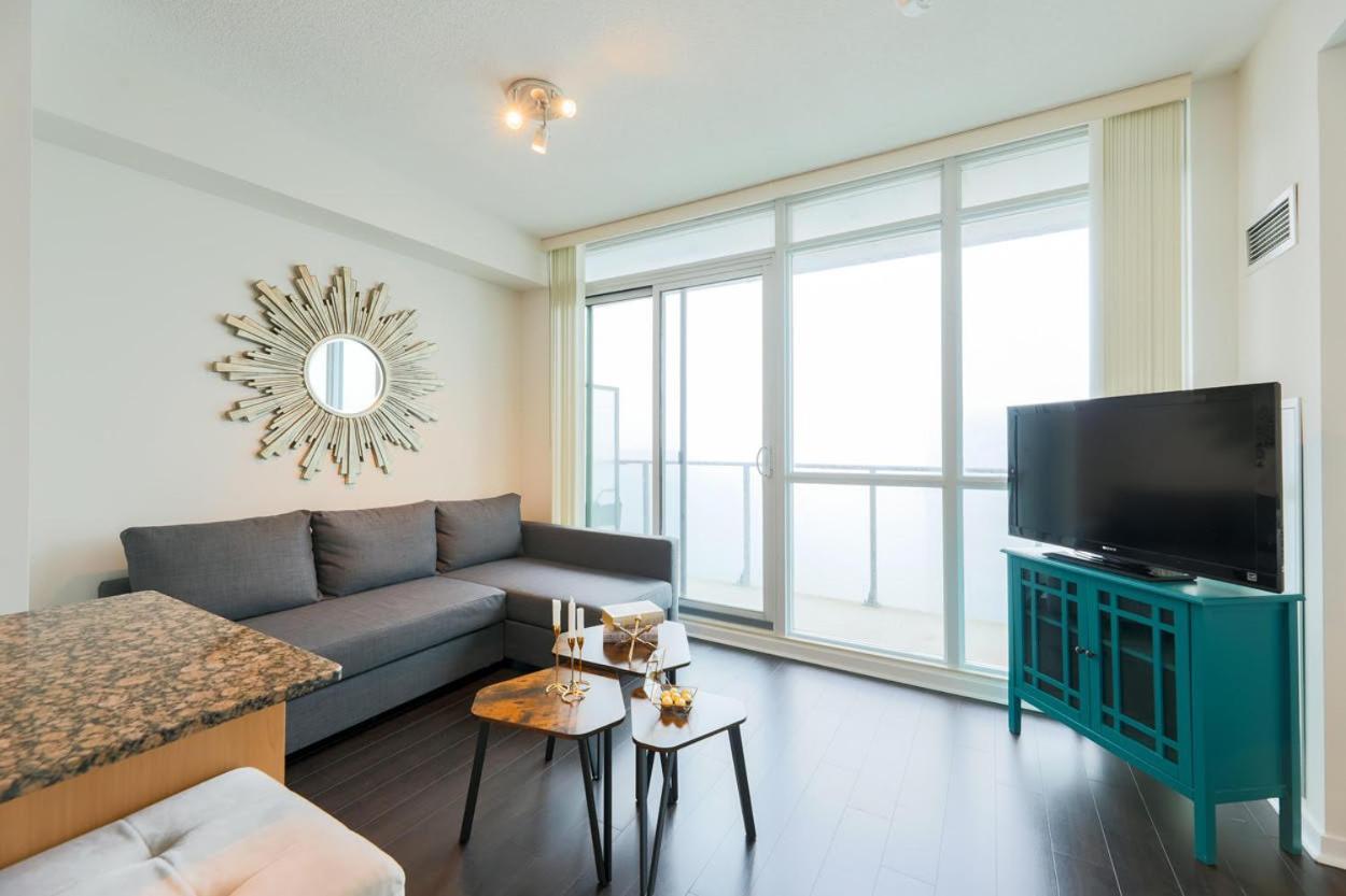 Skyline Elegance Condo Toronto Exterior photo